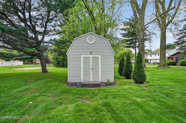 7003 Shadowcreek Drive, Maumee, OH 43537