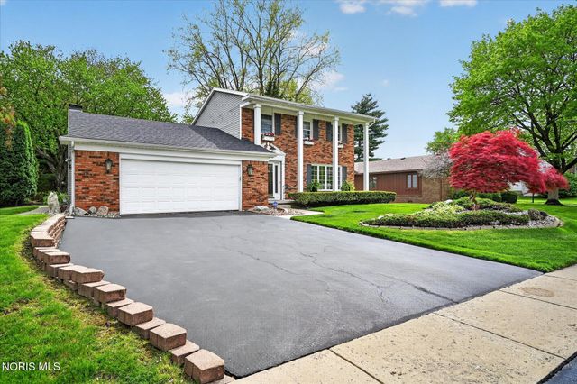 7003 Shadowcreek Drive, Maumee, OH 43537