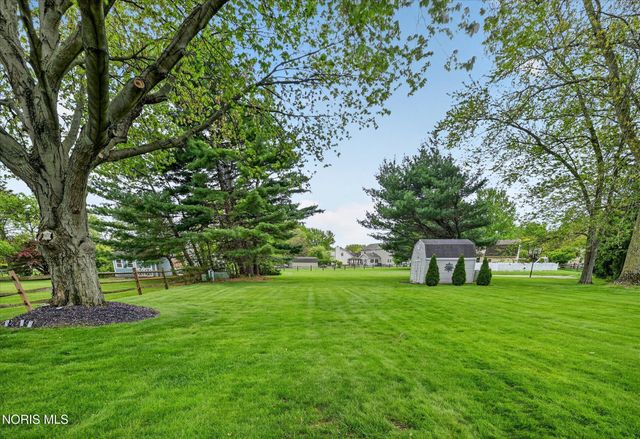 7003 Shadowcreek Drive, Maumee, OH 43537
