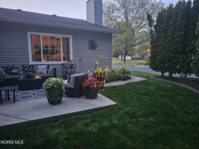 7003 Shadowcreek Drive, Maumee, OH 43537