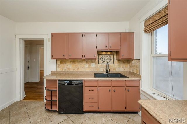 5033 Bancroft Avenue, St Louis, MO 63109