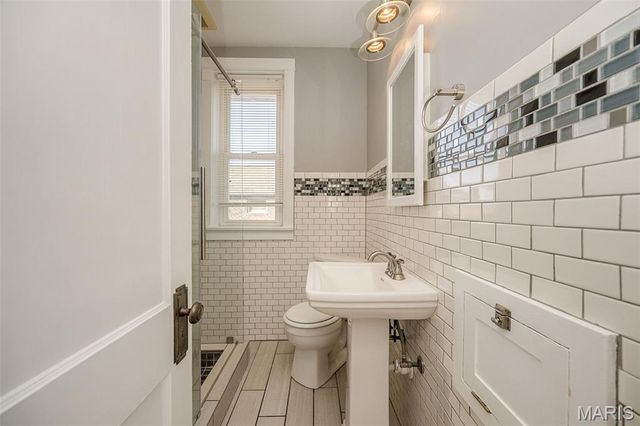 5033 Bancroft Avenue, St Louis, MO 63109