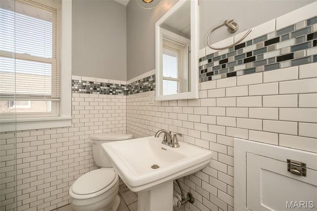 5033 Bancroft Avenue, St Louis, MO 63109