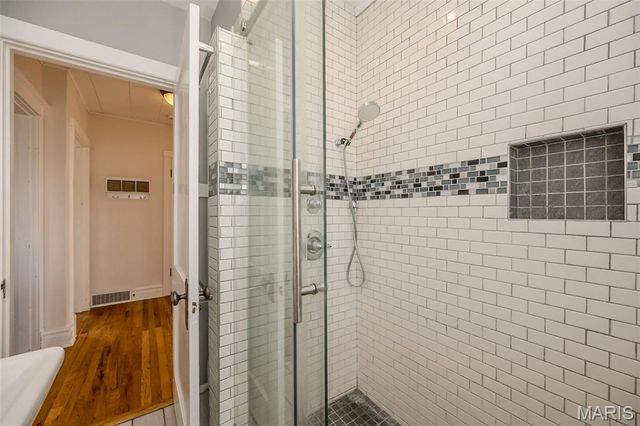 5033 Bancroft Avenue, St Louis, MO 63109