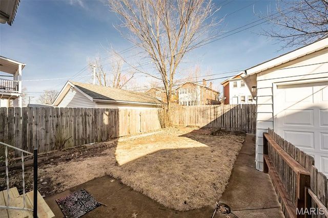 5033 Bancroft Avenue, St Louis, MO 63109