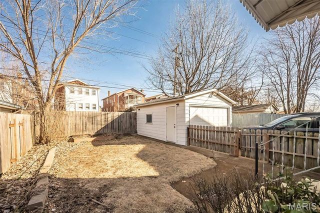 5033 Bancroft Avenue, St Louis, MO 63109