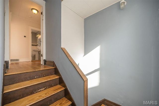 5033 Bancroft Avenue, St Louis, MO 63109