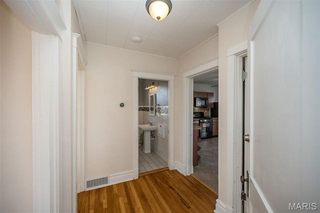 5033 Bancroft Avenue, St Louis, MO 63109