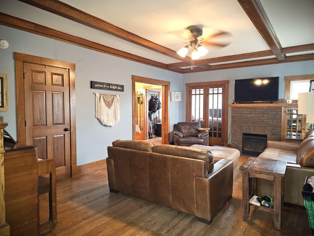 401 N Walnut Avenue, New Hampton, IA 50659