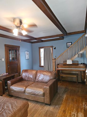 401 N Walnut Avenue, New Hampton, IA 50659