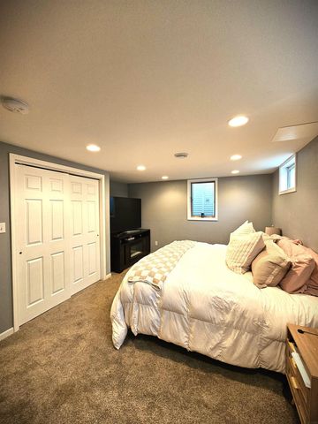 401 N Walnut Avenue, New Hampton, IA 50659