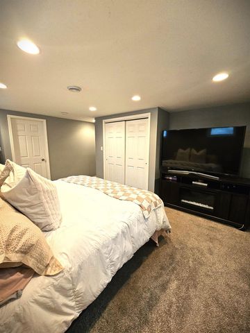 401 N Walnut Avenue, New Hampton, IA 50659