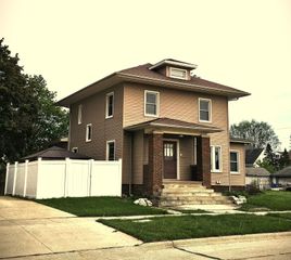 401 N Walnut Avenue, New Hampton, IA 50659