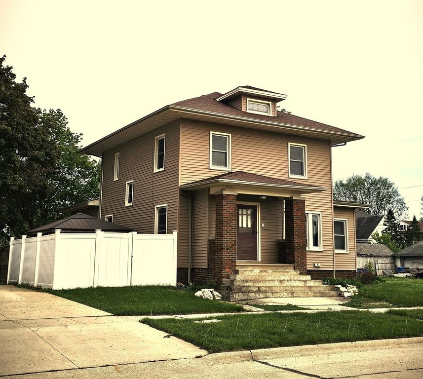 401 N Walnut Avenue, New Hampton, IA 50659