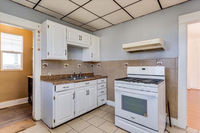 1607 N Waco Ave, Wichita, KS 67203