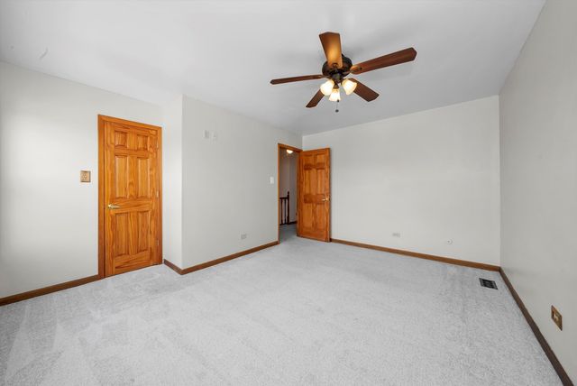7560 W Hawthorne Lane, Frankfort, IL 60423