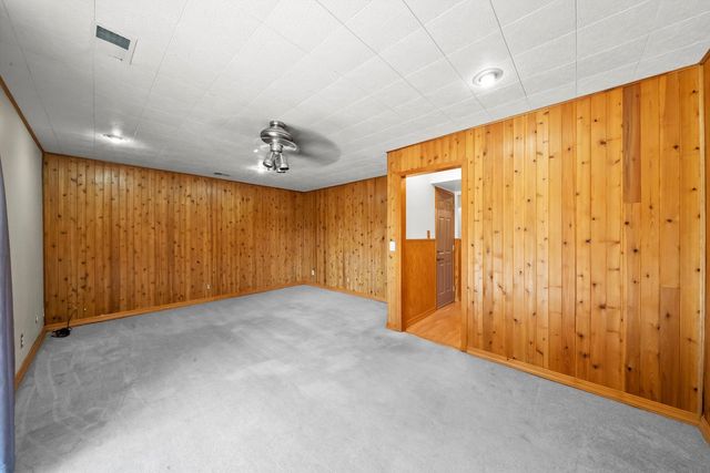 7560 W Hawthorne Lane, Frankfort, IL 60423