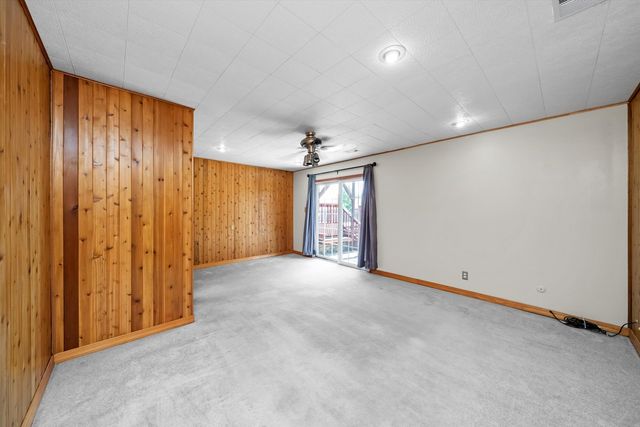 7560 W Hawthorne Lane, Frankfort, IL 60423