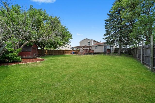 7560 W Hawthorne Lane, Frankfort, IL 60423