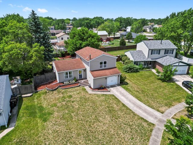 7560 W Hawthorne Lane, Frankfort, IL 60423