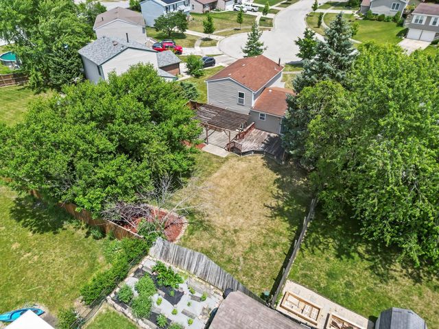 7560 W Hawthorne Lane, Frankfort, IL 60423