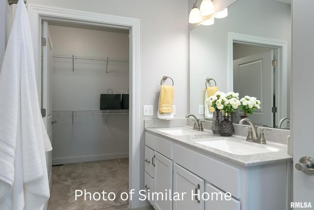 2 FRANK Court, Le Claire, IA 52753