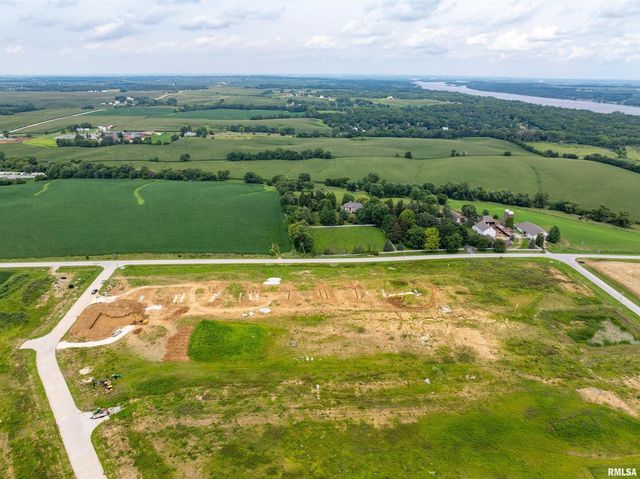 2 FRANK Court, Le Claire, IA 52753