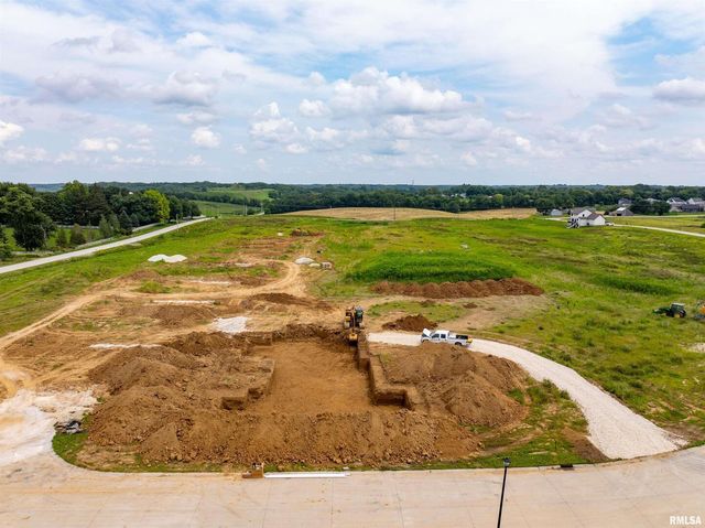 2 FRANK Court, Le Claire, IA 52753