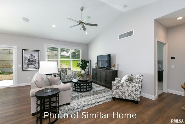 2 FRANK Court, Le Claire, IA 52753