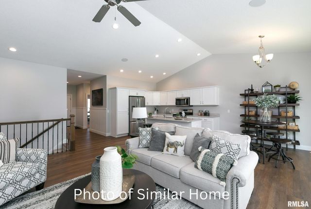 2 FRANK Court, Le Claire, IA 52753