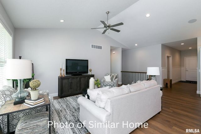 2 FRANK Court, Le Claire, IA 52753