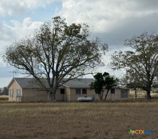 4689 County Road 302, Runge, TX 78151