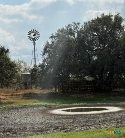 4689 County Road 302, Runge, TX 78151