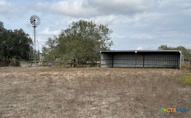 4689 County Road 302, Runge, TX 78151