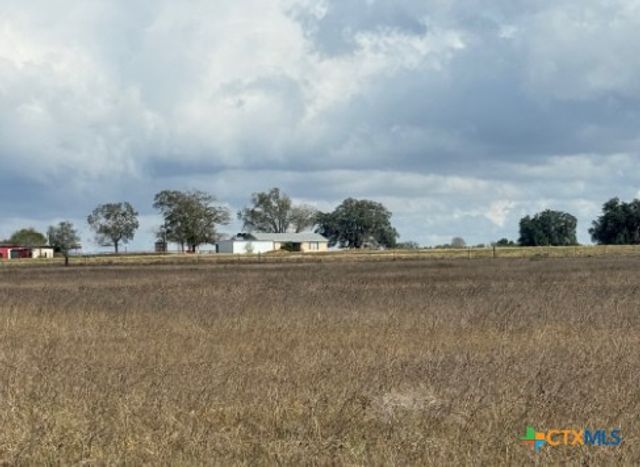 4689 County Road 302, Runge, TX 78151