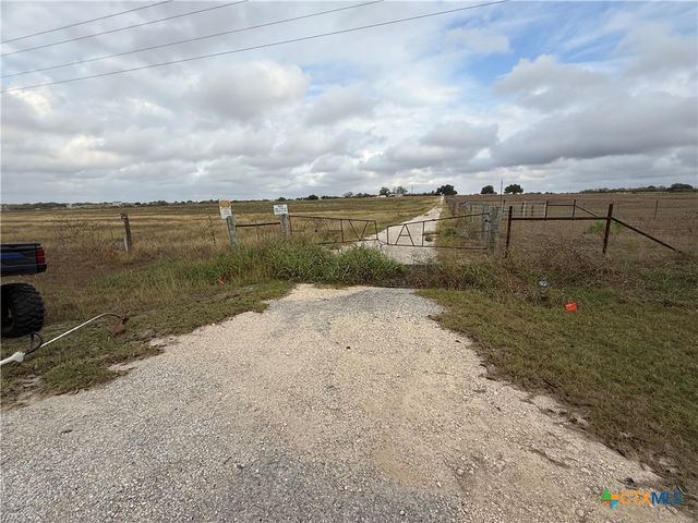 4689 County Road 302, Runge, TX 78151