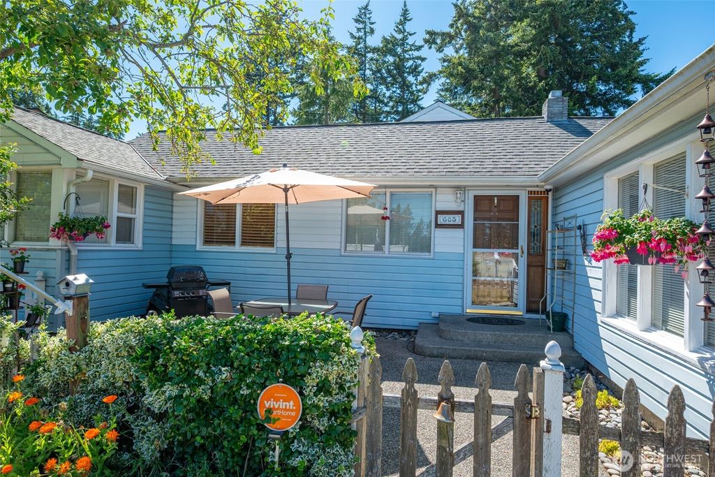 685 NE Regatta Street, Oak Harbor, WA 98277
