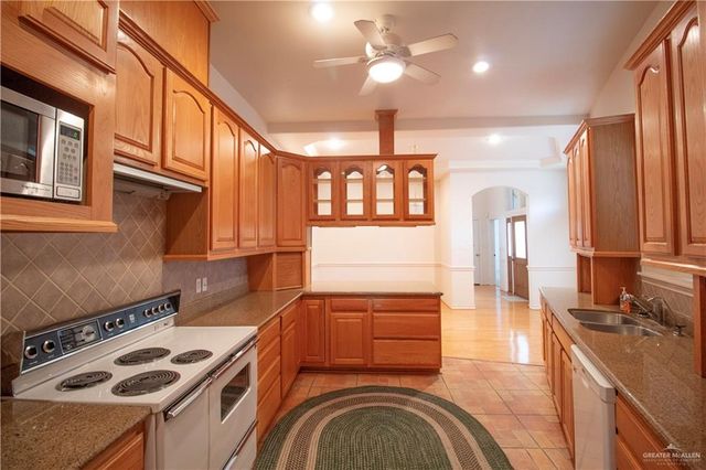 1224 S Peking Street, Mcallen, TX 78501