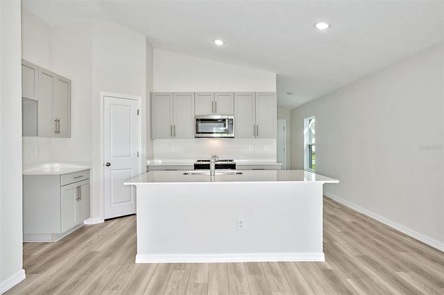 15204 MAUDE LANDING LOOP, Wimauma, FL 33598