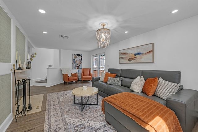 17 Clara Rd, Framingham, MA 01701