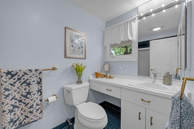 17 Clara Rd, Framingham, MA 01701