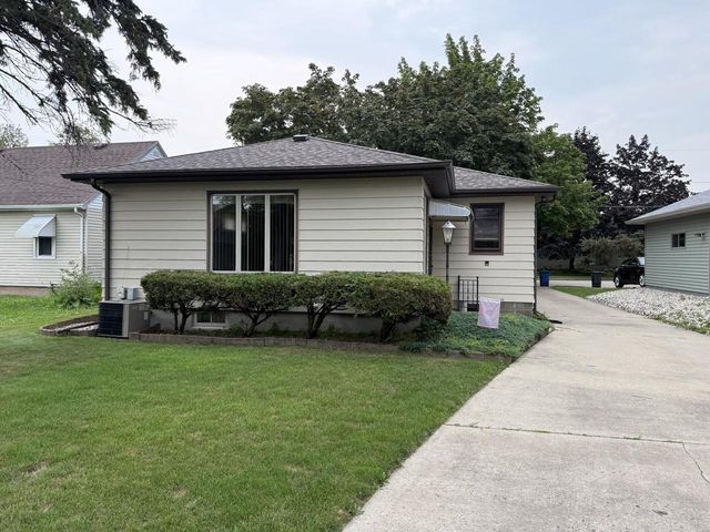 1909 SIMPSON STREET, Oshkosh, WI 54902
