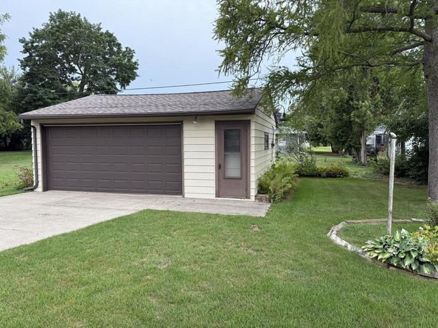 1909 SIMPSON STREET, Oshkosh, WI 54902