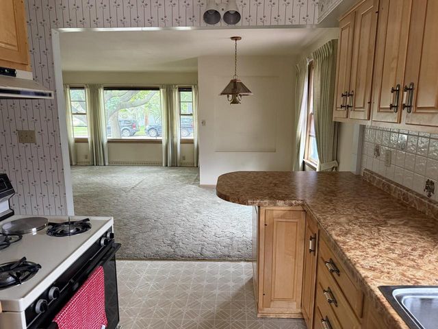 1909 SIMPSON STREET, Oshkosh, WI 54902