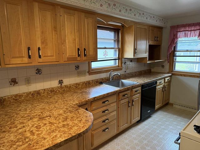 1909 SIMPSON STREET, Oshkosh, WI 54902