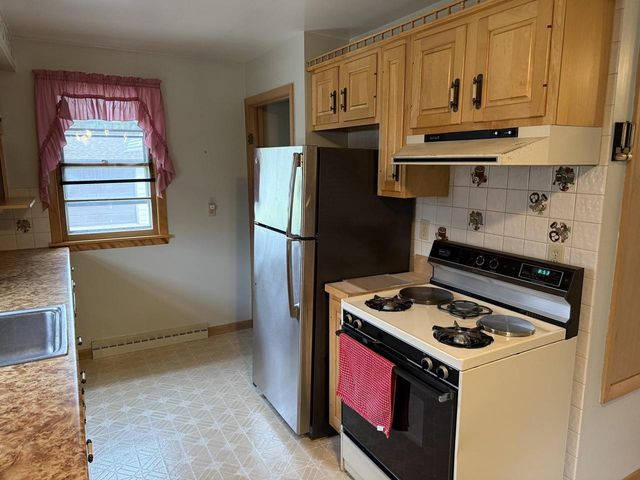 1909 SIMPSON STREET, Oshkosh, WI 54902