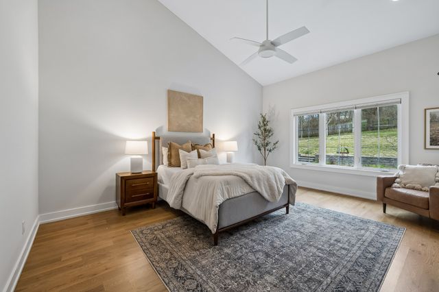 828 Russleo Dr, Nashville, TN 37209