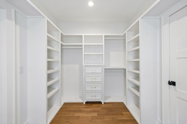 828 Russleo Dr, Nashville, TN 37209