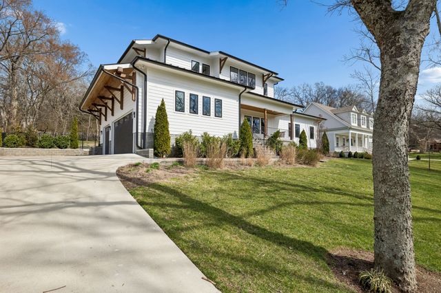 828 Russleo Dr, Nashville, TN 37209