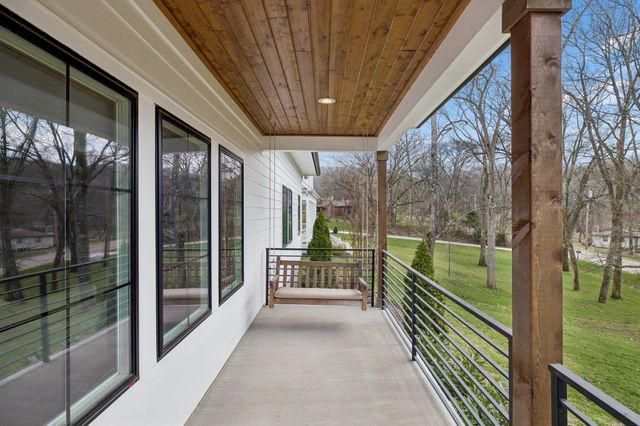 828 Russleo Dr, Nashville, TN 37209